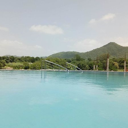 Palm Valley Svasti Resort Nai Exterior photo